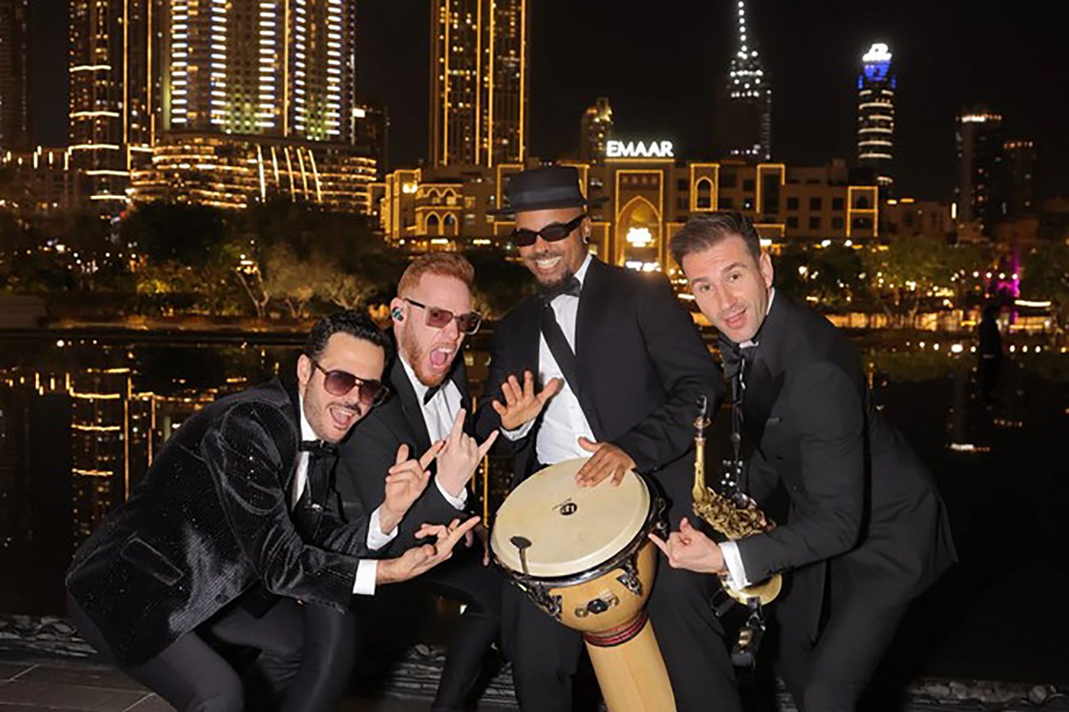 How to Book a Luxury Live Music Band for Your Dream Wedding?